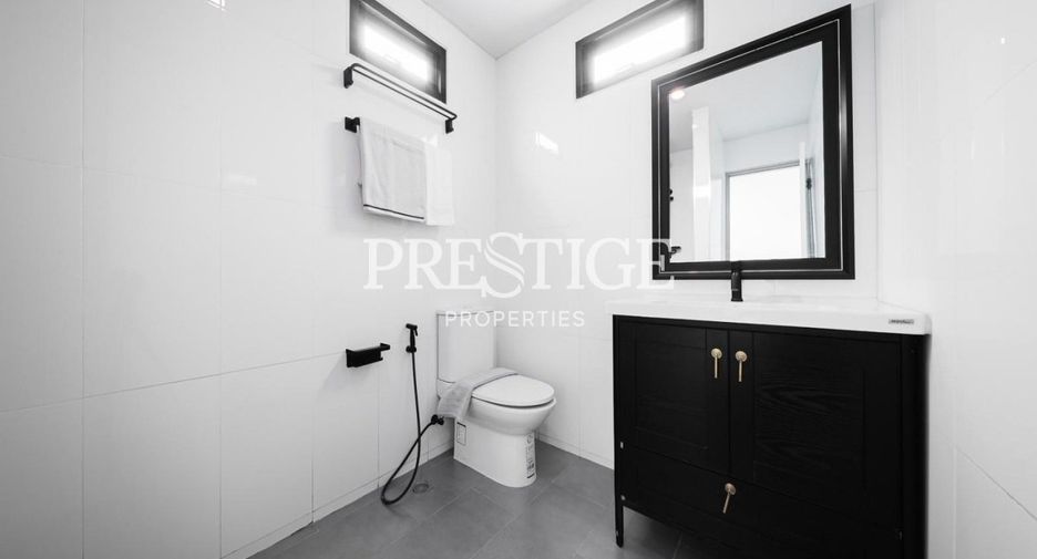 For sale 4 bedrooms house in Bang Lamung, Chonburi
