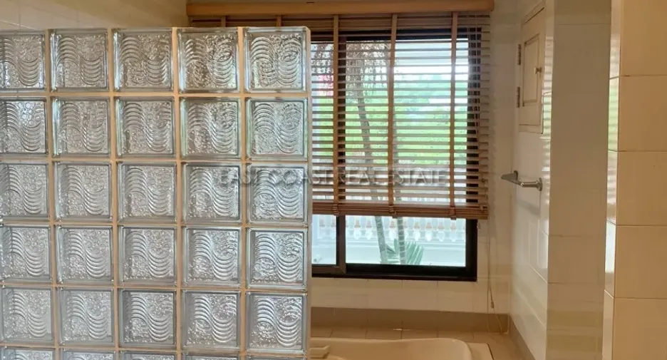 For rent and for sale 2 bedrooms condo in Na Jomtien, Pattaya