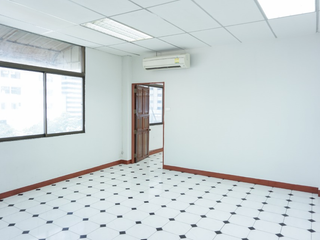 Oficina en alquiler en Bang Rak, Bangkok
