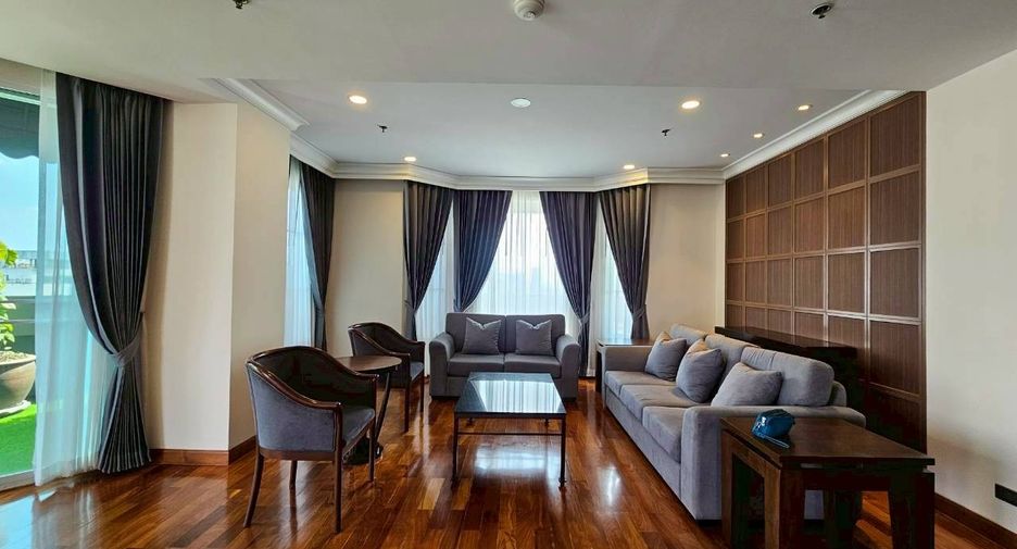 For rent 3 bedrooms condo in Khlong Toei, Bangkok