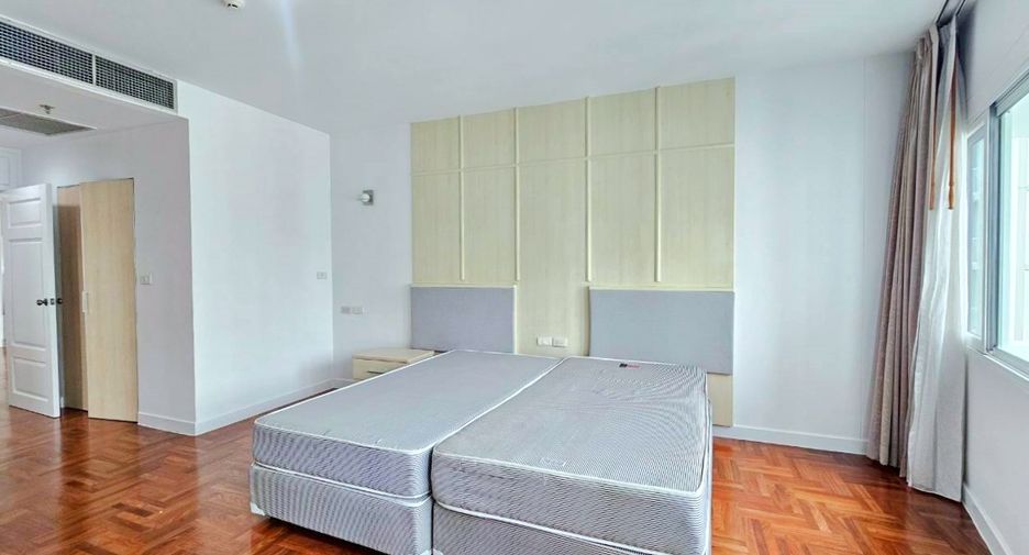 Condo en alquiler de 3 habitaciones en Khlong Toei, Bangkok