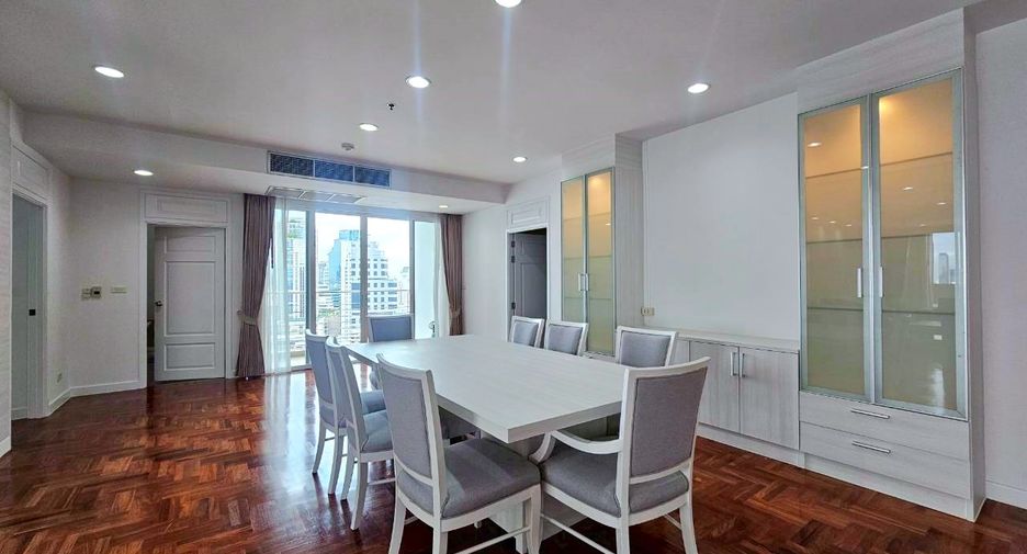 Condo en alquiler de 3 habitaciones en Khlong Toei, Bangkok