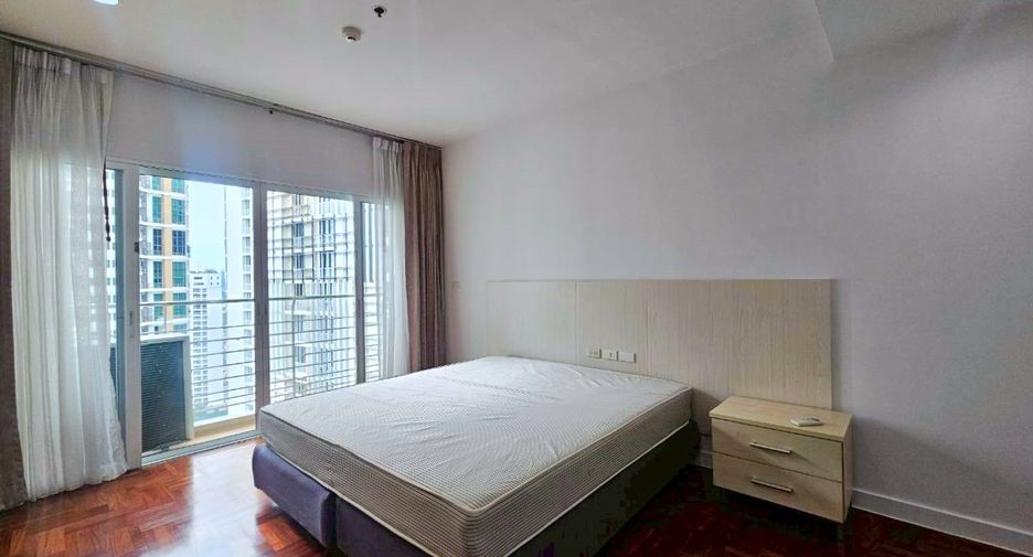 Condo en alquiler de 3 habitaciones en Khlong Toei, Bangkok