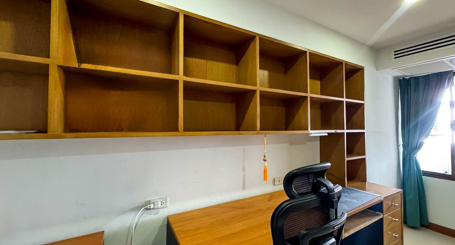 For sale 2 bedrooms condo in Jomtien, Pattaya