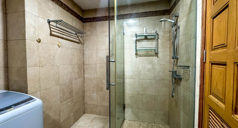 For sale 2 bedrooms condo in Jomtien, Pattaya