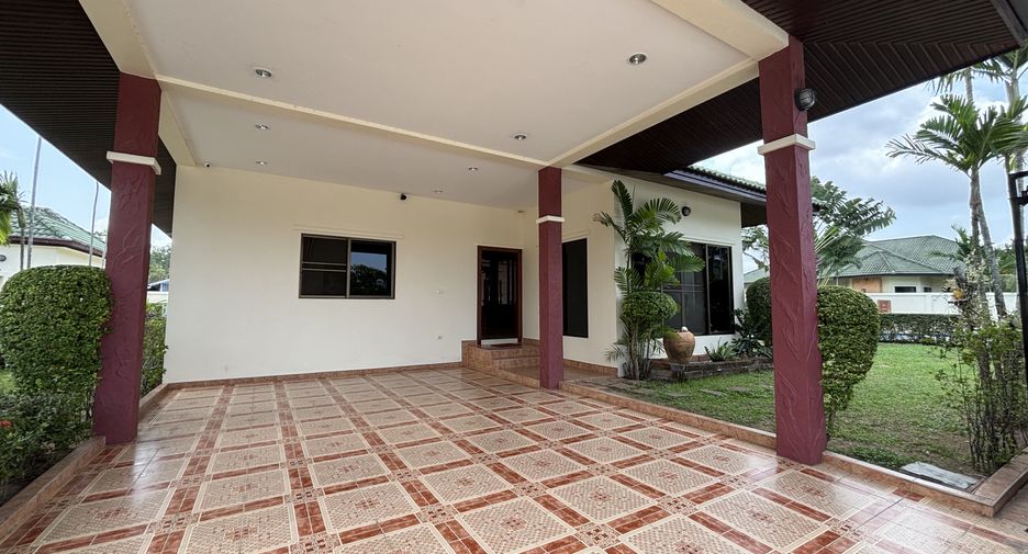 Haus zur Miete mit 3 Zimmer in Bang Lamung, Chonburi