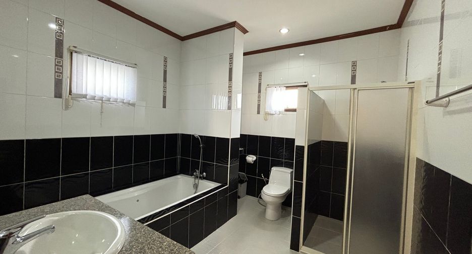 Haus zur Miete mit 3 Zimmer in Bang Lamung, Chonburi