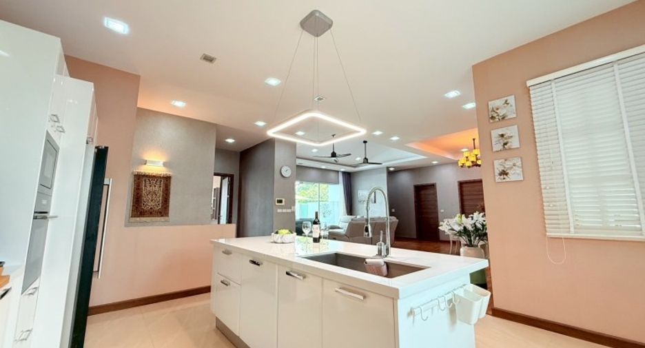 出售 5 卧室 独立屋 在 Bang Lamung, Chon Buri