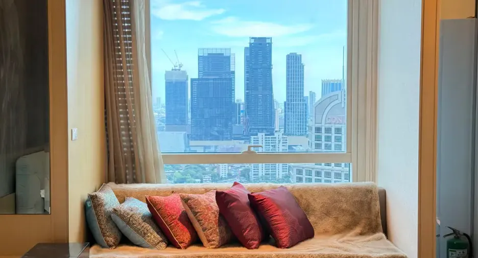 For rent 2 ベッドルーム condo in Pathum Wan, Bangkok