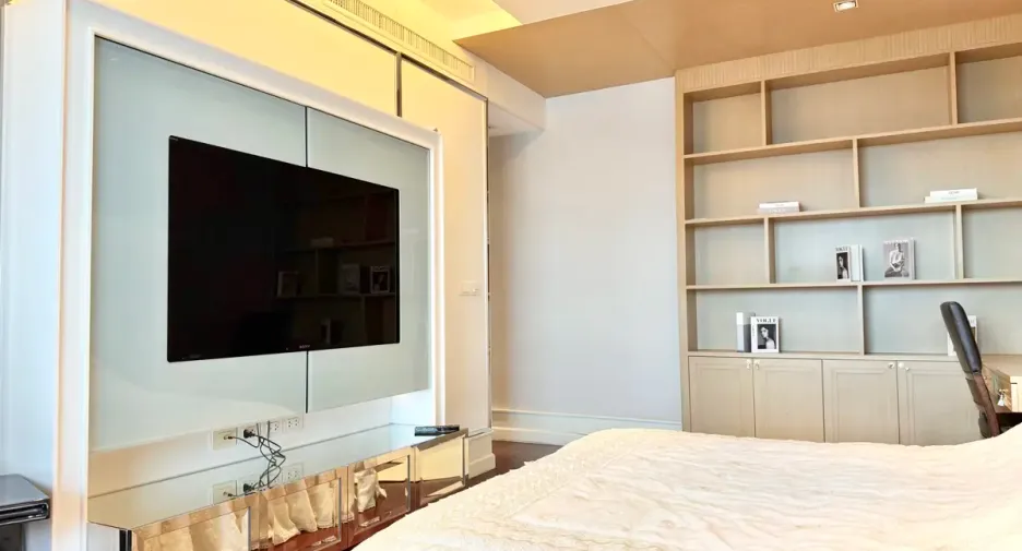 For rent 2 ベッドルーム condo in Pathum Wan, Bangkok
