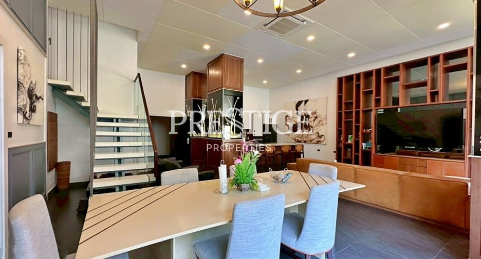 For rent 2 bedrooms condo in Pratumnak, Pattaya