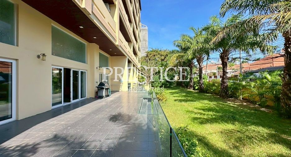 For rent 2 bedrooms condo in Pratumnak, Pattaya