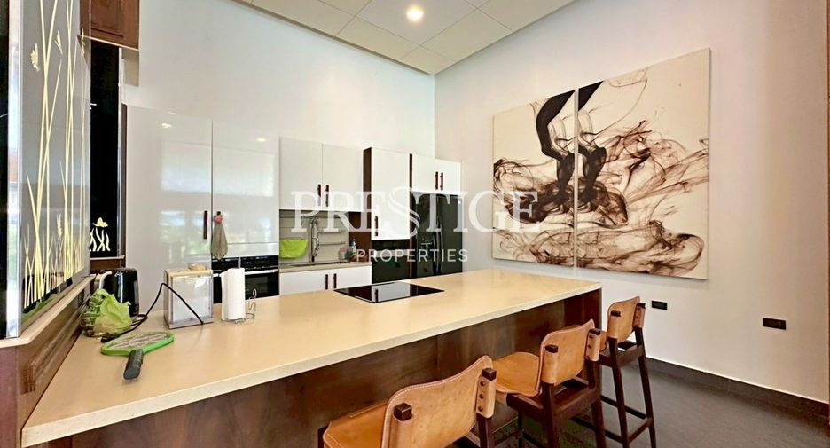 For rent 2 bedrooms condo in Pratumnak, Pattaya