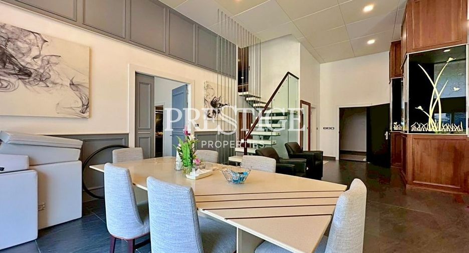 For rent 2 bedrooms condo in Pratumnak, Pattaya