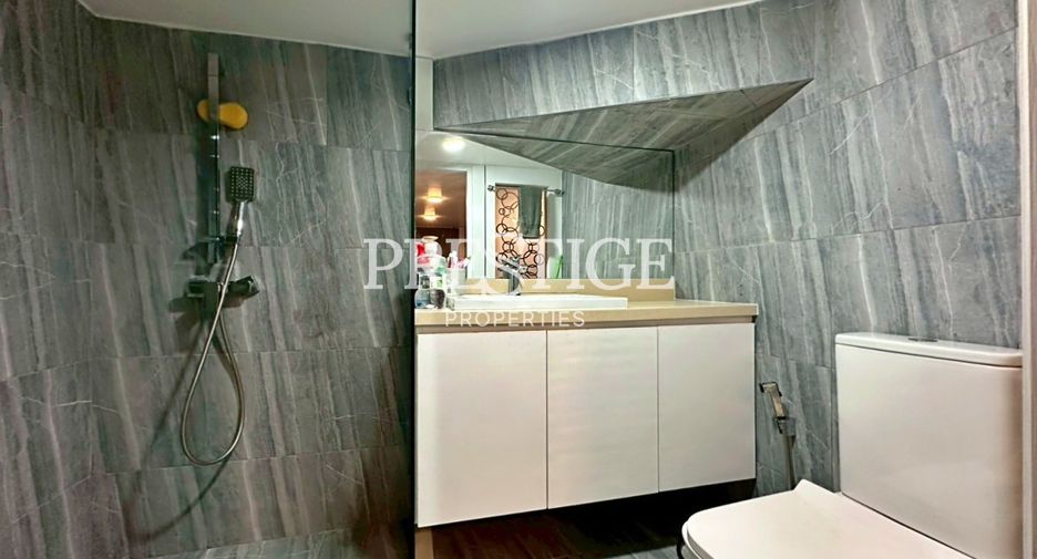 For rent 2 bedrooms condo in Pratumnak, Pattaya