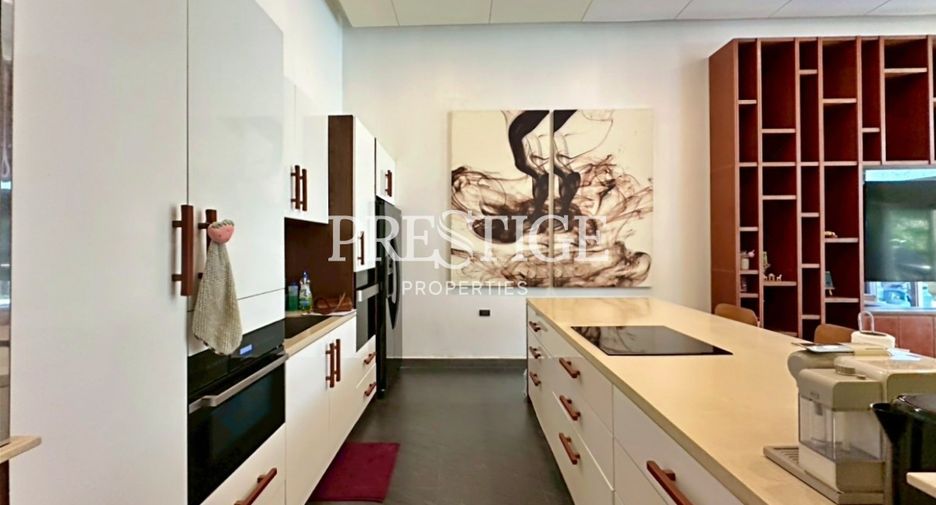 For rent 2 bedrooms condo in Pratumnak, Pattaya