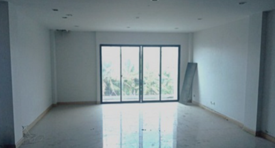 For sale 1 bed retail Space in Prawet, Bangkok