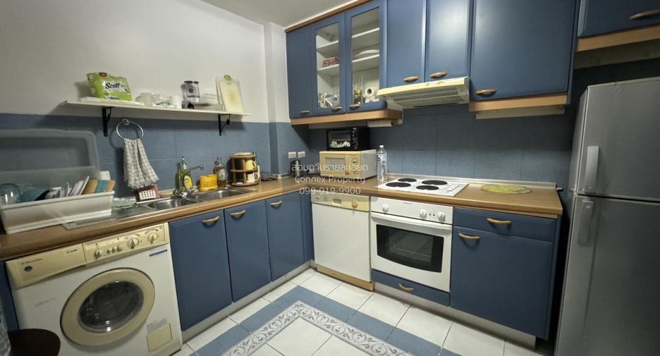 For rent 2 bedrooms condo in Pathum Wan, Bangkok