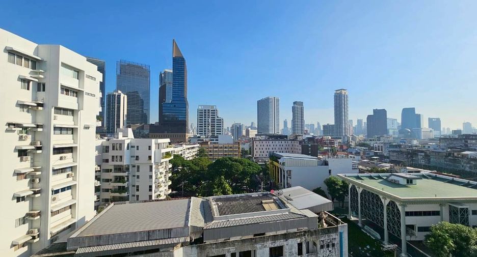 For rent 3 bedrooms condo in Sathon, Bangkok