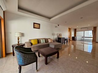 For rent 3 bedrooms condo in Sathon, Bangkok