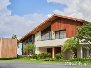 For sale 4 bedrooms house in Bang Lamung, Chonburi