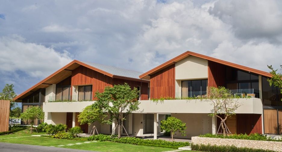 For sale 4 bedrooms house in East Pattaya, Pattaya