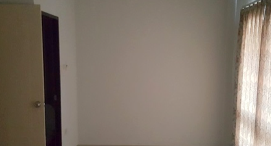 For sale 3 bedrooms townhouse in Phanat Nikhom, Chonburi