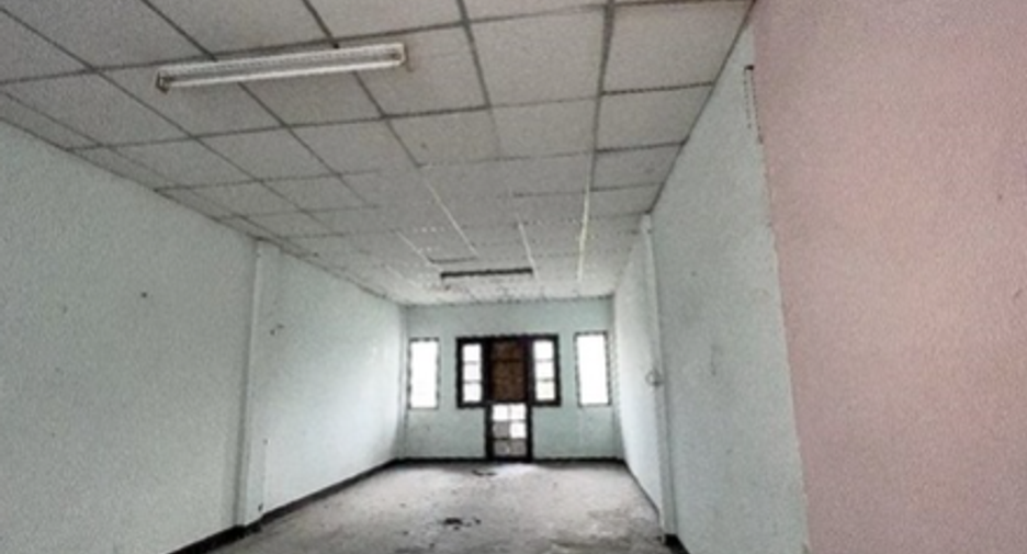 Local comercial en venta de 2 habitaciones en Sattahip, Chonburi