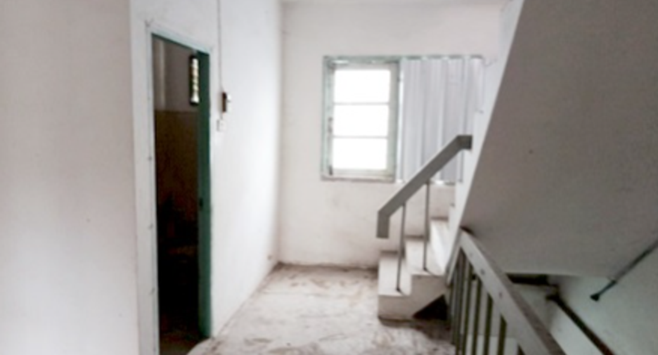 À vendre 2 chambres local commercial à Sattahip, Chonburi