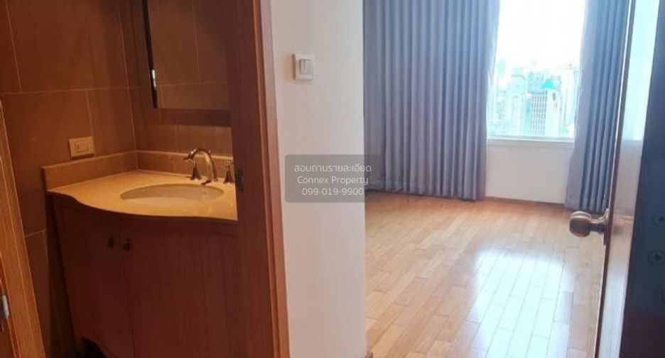 For rent 3 bedrooms condo in Sathon, Bangkok
