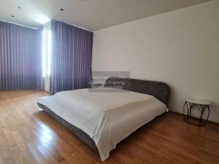 For rent 3 bedrooms condo in Sathon, Bangkok