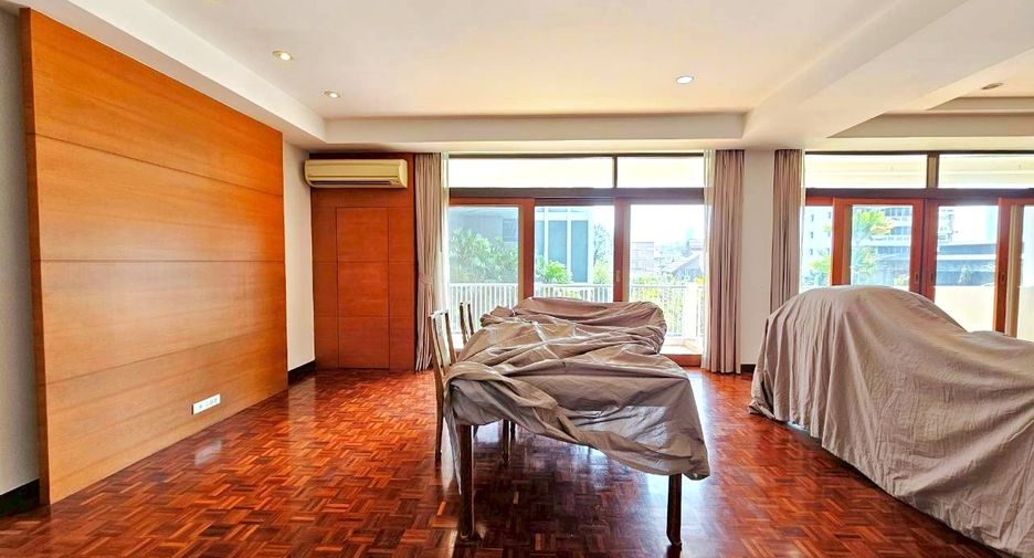 For rent 5 bedrooms condo in Sathon, Bangkok
