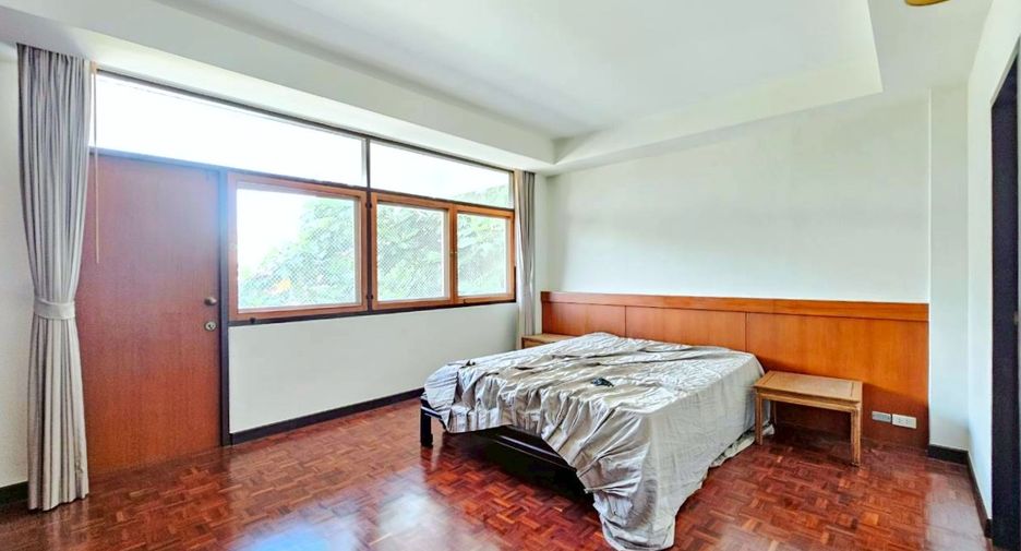 For rent 5 bedrooms condo in Sathon, Bangkok