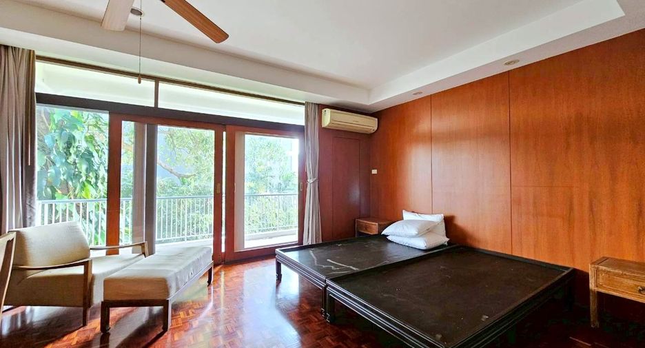 For rent 5 bedrooms condo in Sathon, Bangkok