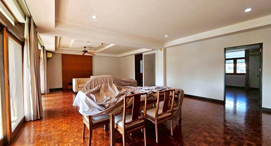 For rent 5 bedrooms condo in Sathon, Bangkok