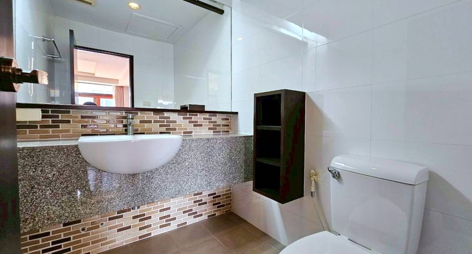 For rent 5 bedrooms condo in Sathon, Bangkok