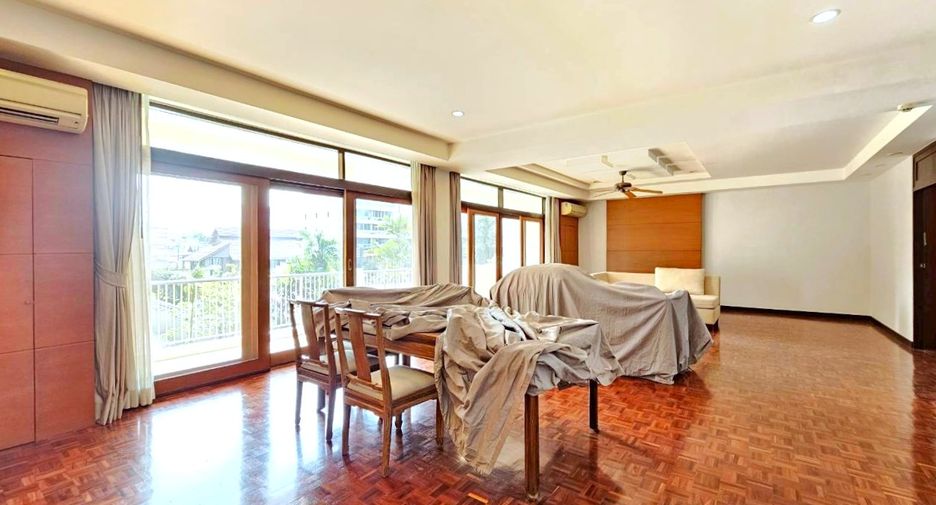 For rent 5 bedrooms condo in Sathon, Bangkok