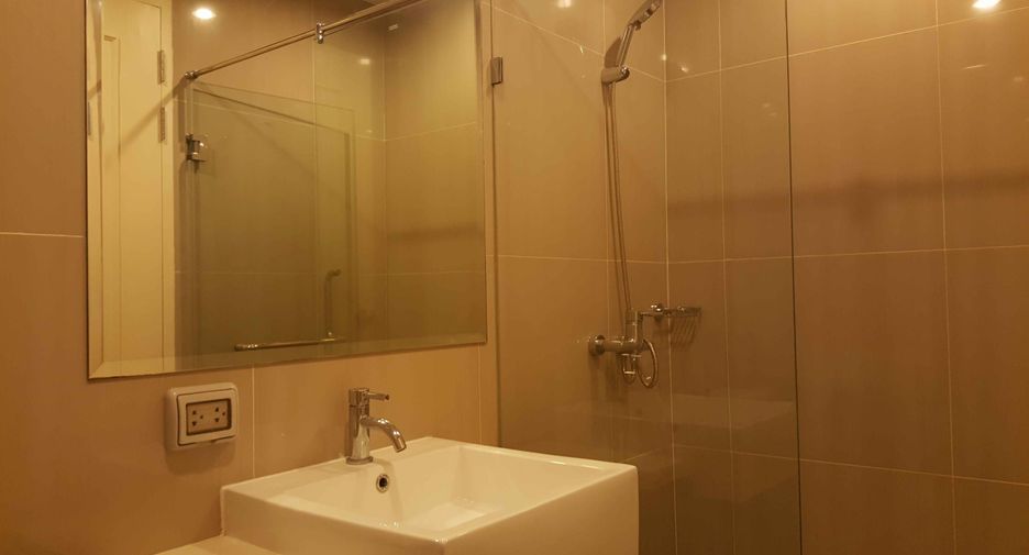 For rent 1 bed condo in Watthana, Bangkok