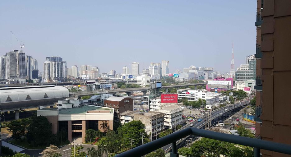 For rent 1 bed condo in Watthana, Bangkok