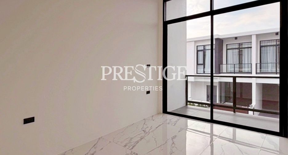 Casa en venta de 4 habitaciones en Bang Lamung, Chonburi