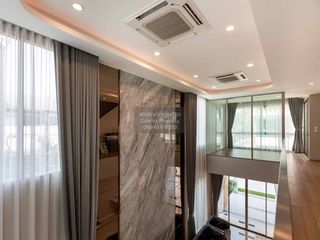For sale 3 bedrooms townhouse in Phra Khanong, Bangkok