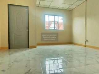 For sale 2 bedrooms townhouse in Phra Khanong, Bangkok