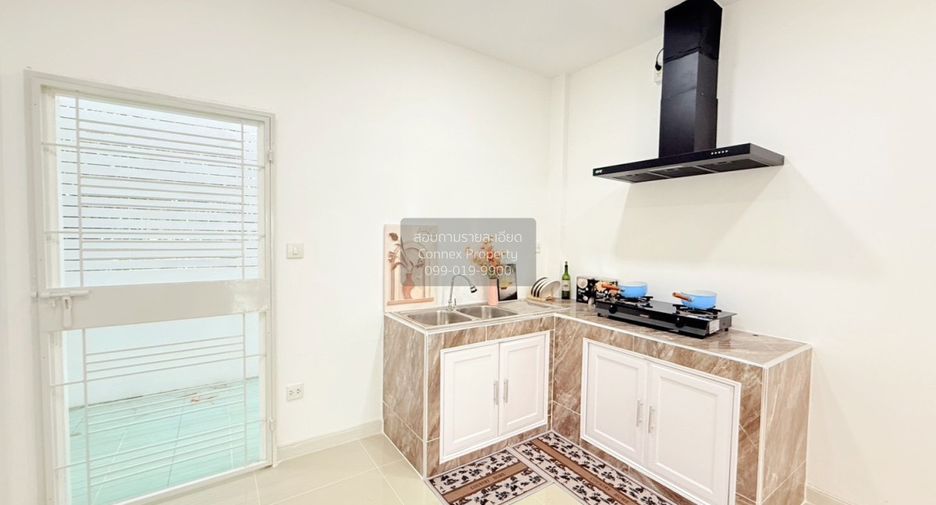 For sale 3 bedrooms townhouse in Khlong Sam Wa, Bangkok