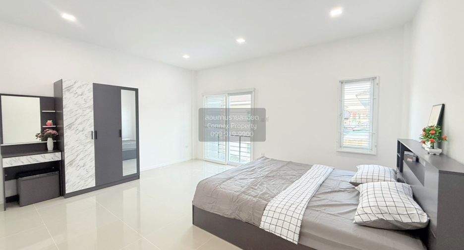 For sale 3 bedrooms townhouse in Khlong Sam Wa, Bangkok