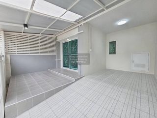 For sale 3 bedrooms townhouse in Bang Khun Thian, Bangkok