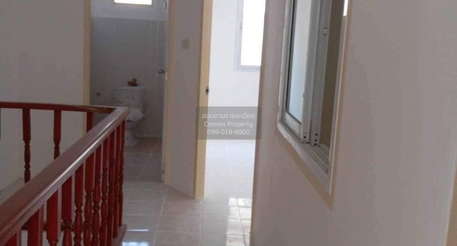 Casa adosada en venta de 3 habitaciones en Sam Phran, Nakhon Pathom
