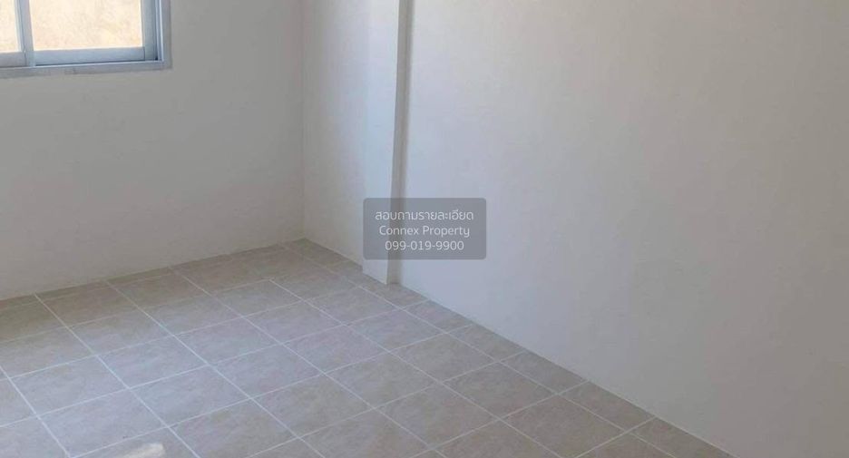 Casa adosada en venta de 3 habitaciones en Sam Phran, Nakhon Pathom