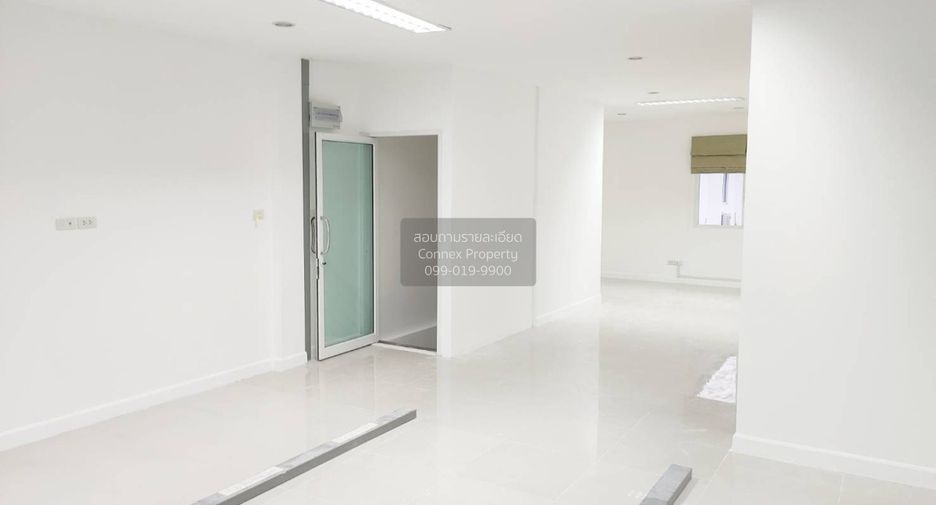 For sale 2 bedrooms retail Space in Mueang Samut Prakan, Samut Prakan