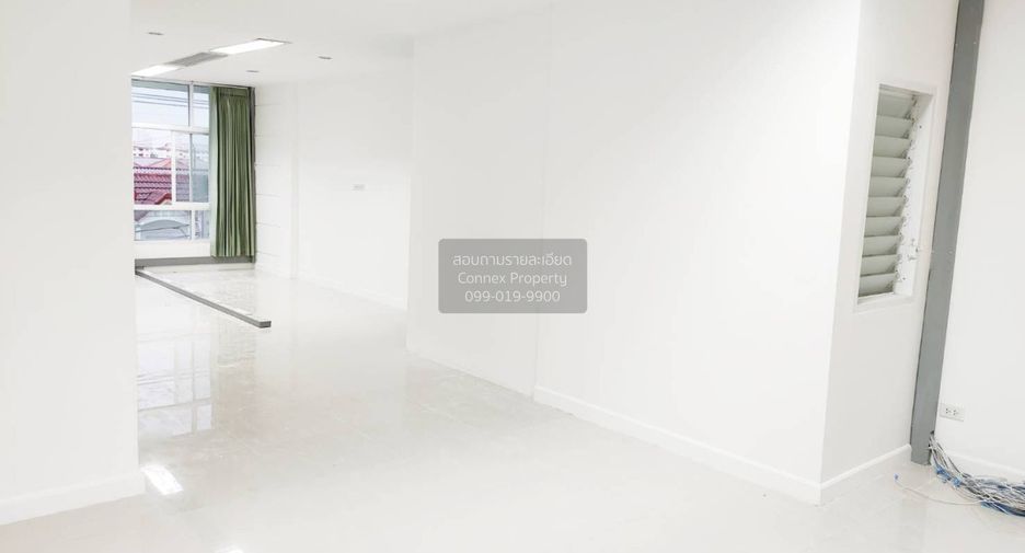 For sale 2 bedrooms retail Space in Mueang Samut Prakan, Samut Prakan