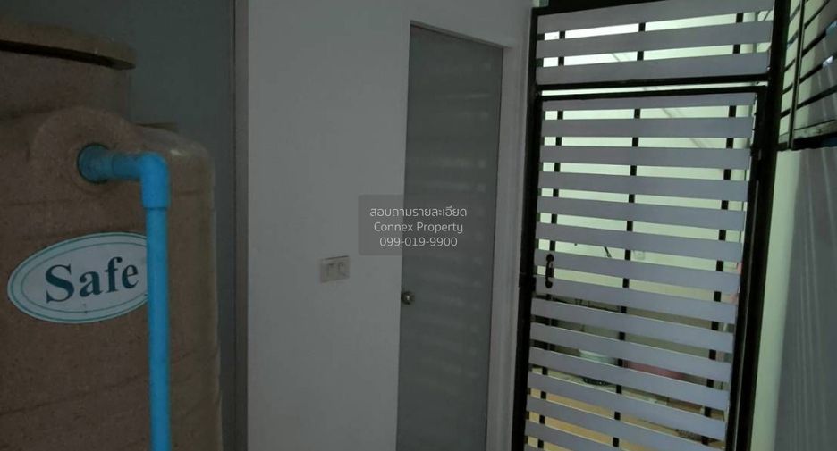For sale 2 bedrooms retail Space in Mueang Samut Prakan, Samut Prakan